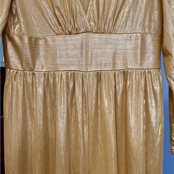 Elegant Gold Long Sleeve Jumpsuit-NWT-Size M - Picture 4 of 9